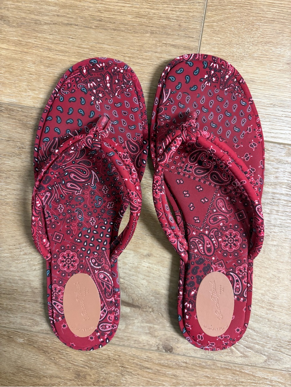 Universal Thread Red Paisley Flip Flop Sandals